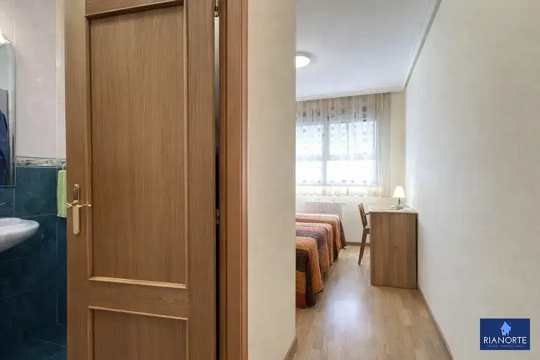 Dormitori de Pis en venda en Gozón amb Calefacció, Parquet i Terrassa