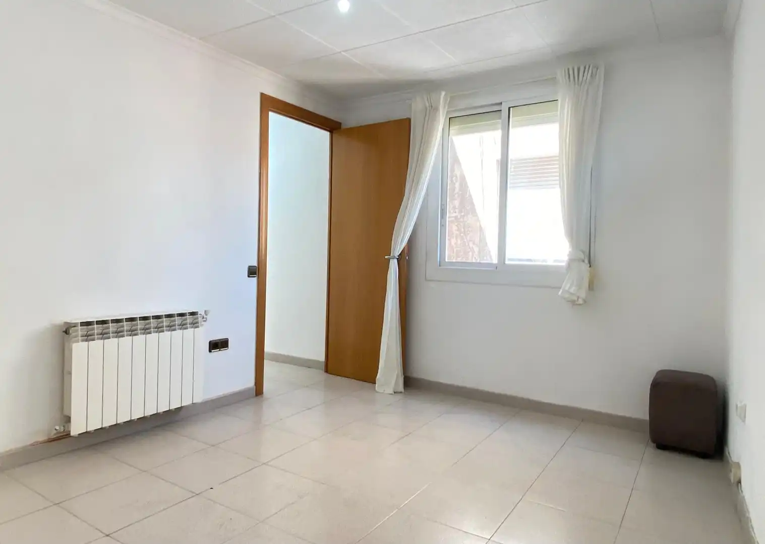 Schlafzimmer von Wohnung zum Verkauf in L'Hospitalet de Llobregat mit Heizung, Abstellraum und Ofen
