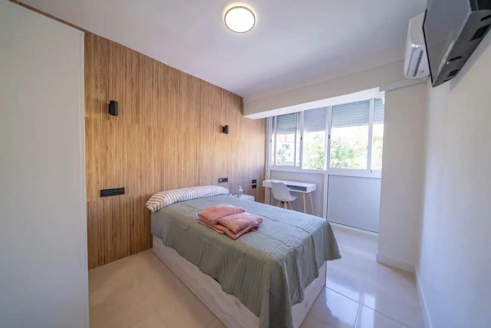 Schlafzimmer von Wohnung zur untervermieten in Sevilla mit Klimaanlage, Terrasse und Möbliert
