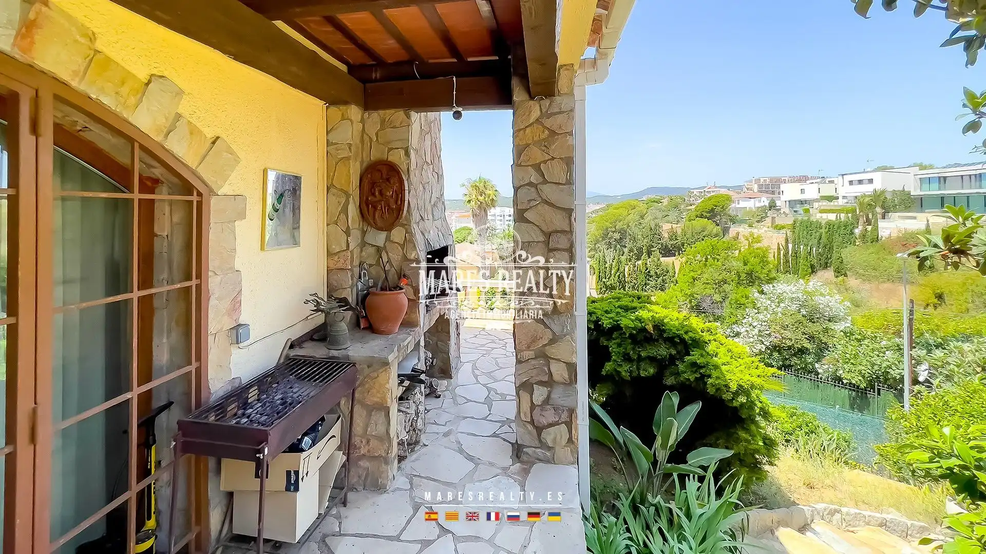 Terrasse von Haus oder Chalet zum Verkauf in Lloret de Mar mit Klimaanlage, Heizung und Privatgarten
