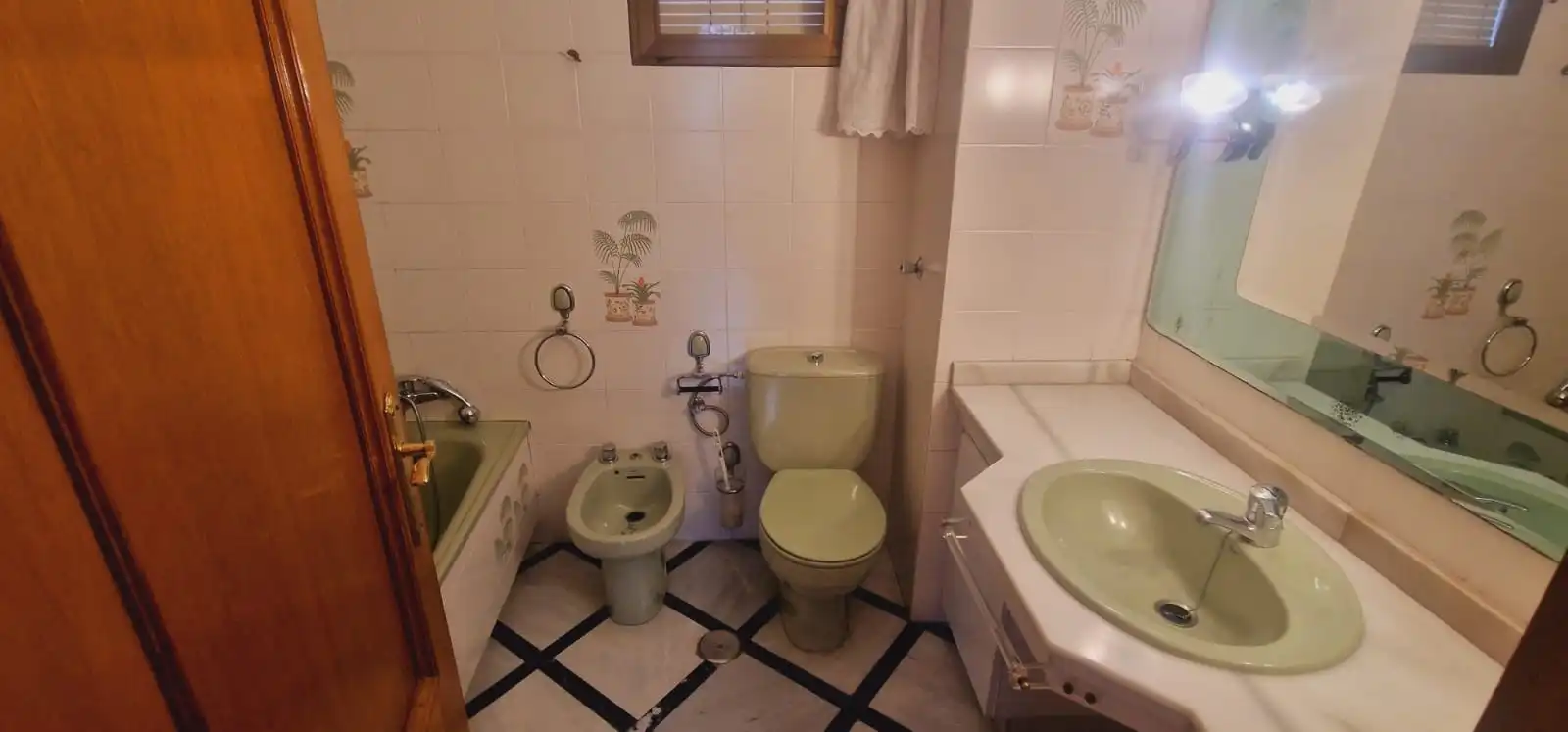 Bany de Casa o xalet en venda en Córdoba amb Aire condicionat, Calefacció i Jardí privat