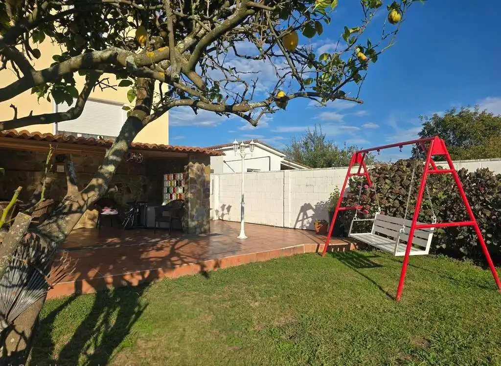 Casa con jardín en venta en Mugardos, imagen 2