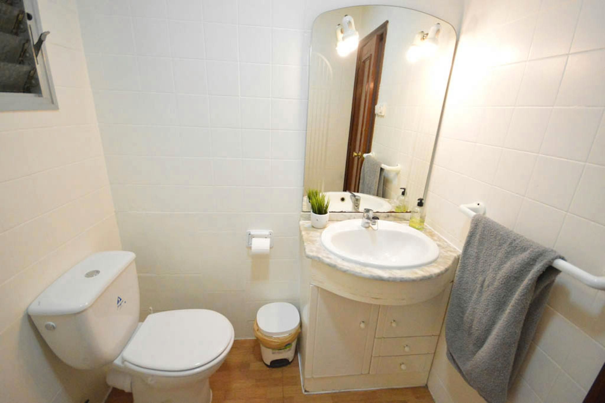 Baño de Piso de alquiler en  Valencia Capital con Aire acondicionado, Calefacción y Amueblado