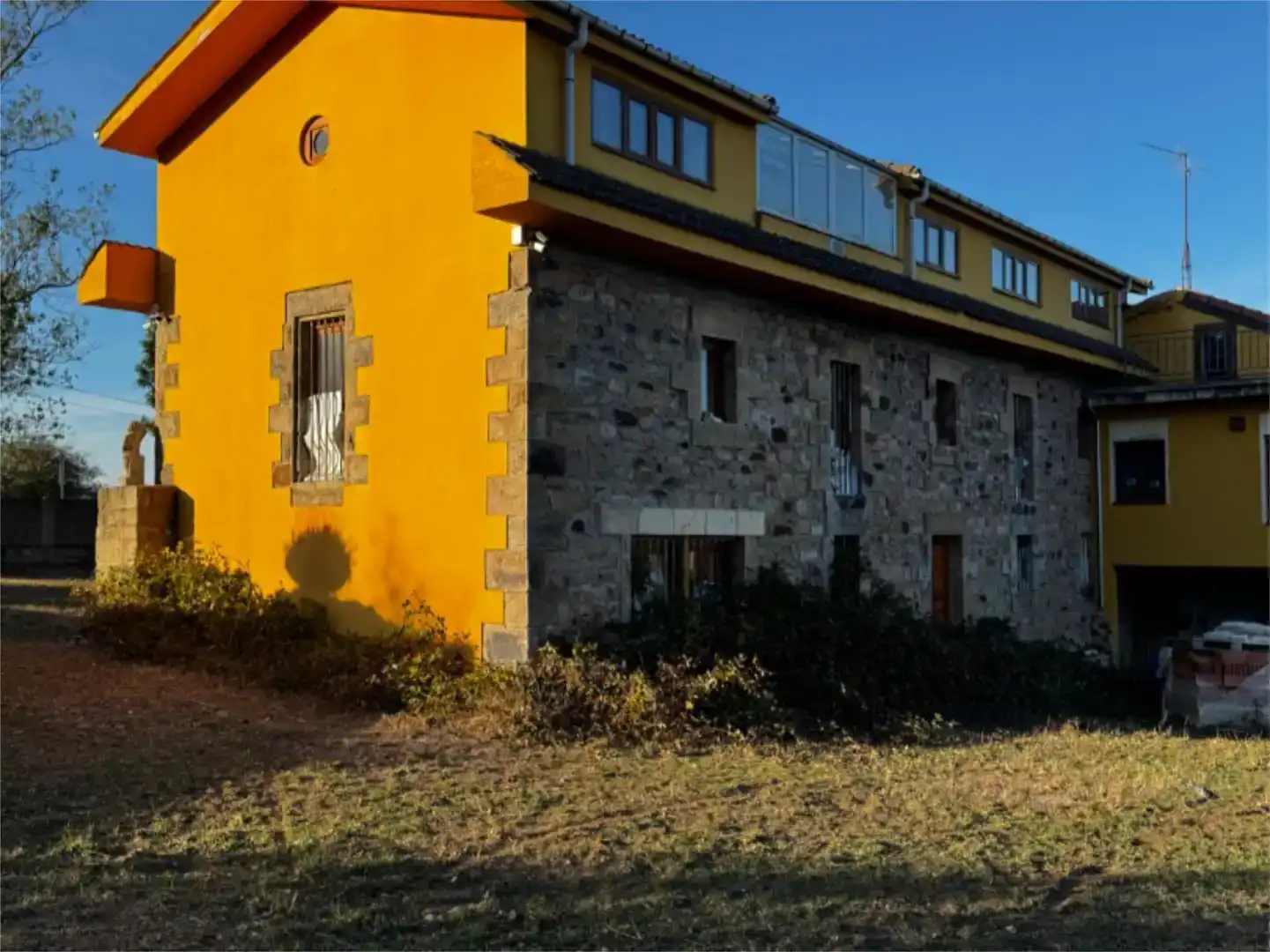 Vista exterior de Casa o chalet en venta en Las Rozas de Valdearroyo  con Jardín privado y Balcón