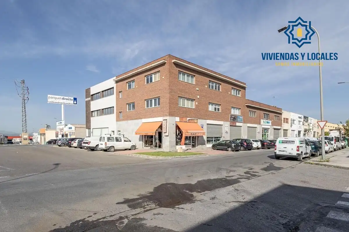 Nau industrial en venda a Avenida JUNCARIL