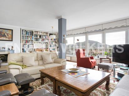 Living room of Duplex for sale in Getxo 