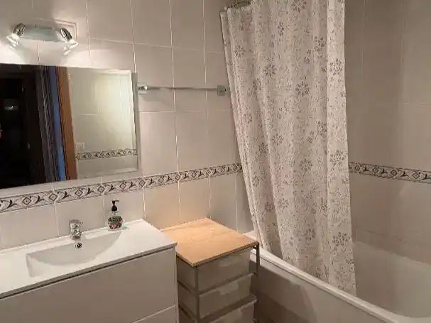 Badezimmer von Wohnung zum Verkauf in  Sevilla Capital mit Klimaanlage, Schwimmbad und Balkon