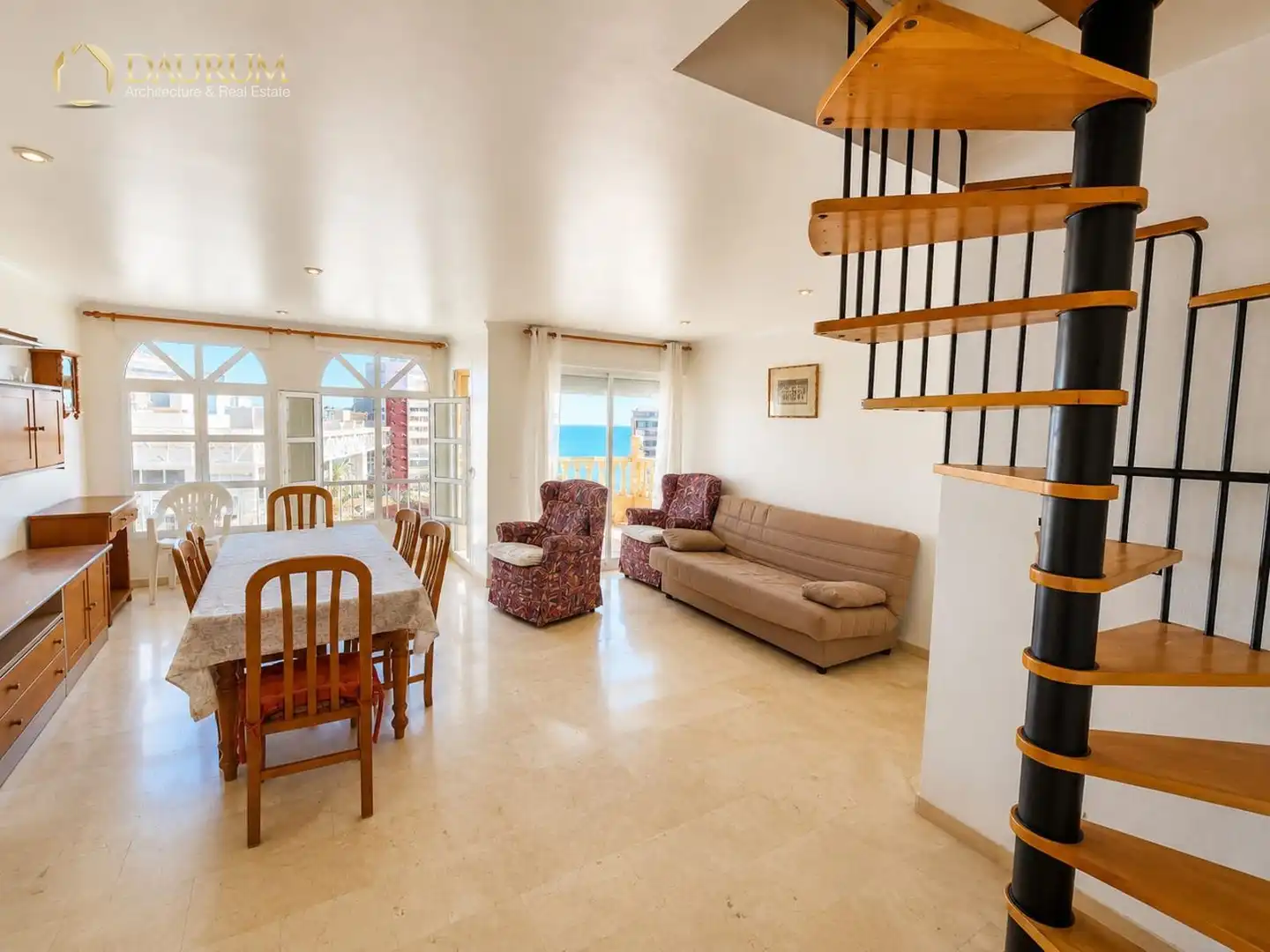 Sala d'estar de Dúplex en venda en Alicante / Alacant amb Terrassa, Piscina i Piscina comunitària