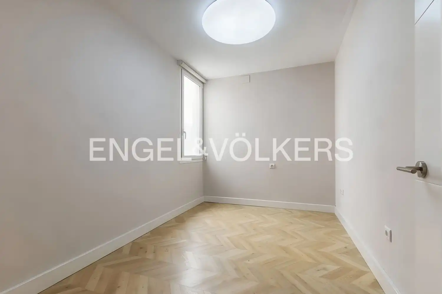 Bedroom of Attic for sale in Valencia  with Air Conditioner, Heating and Parquet flooring
