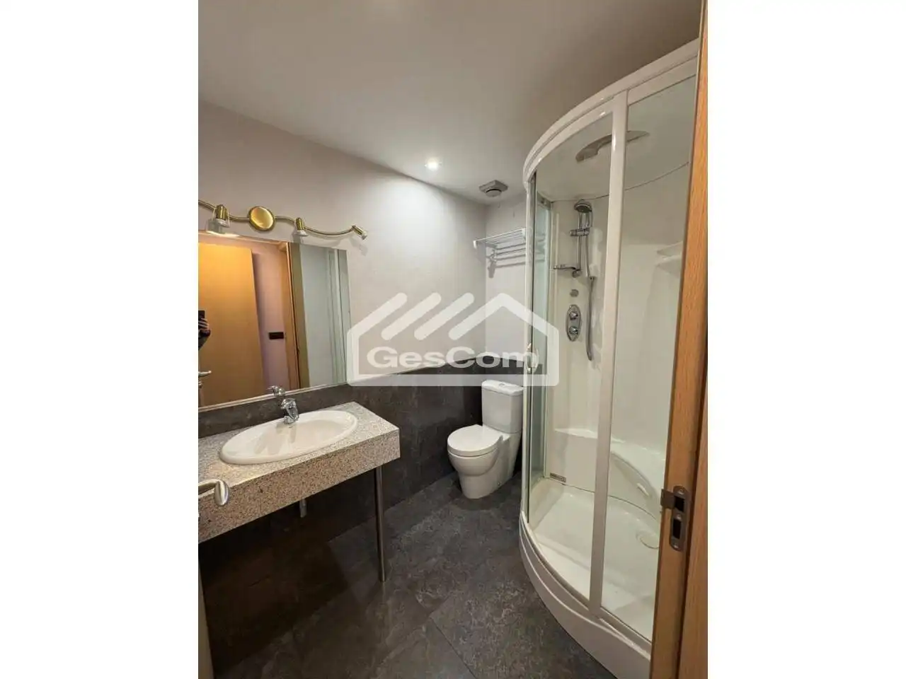 Baño de Ático en venta en Escaldes – Engordany con Aire acondicionado, Calefacción y Terraza