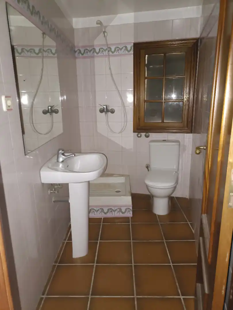 Baño de Casa o chalet en venta en Camarasa con Calefacción, Trastero y Balcón