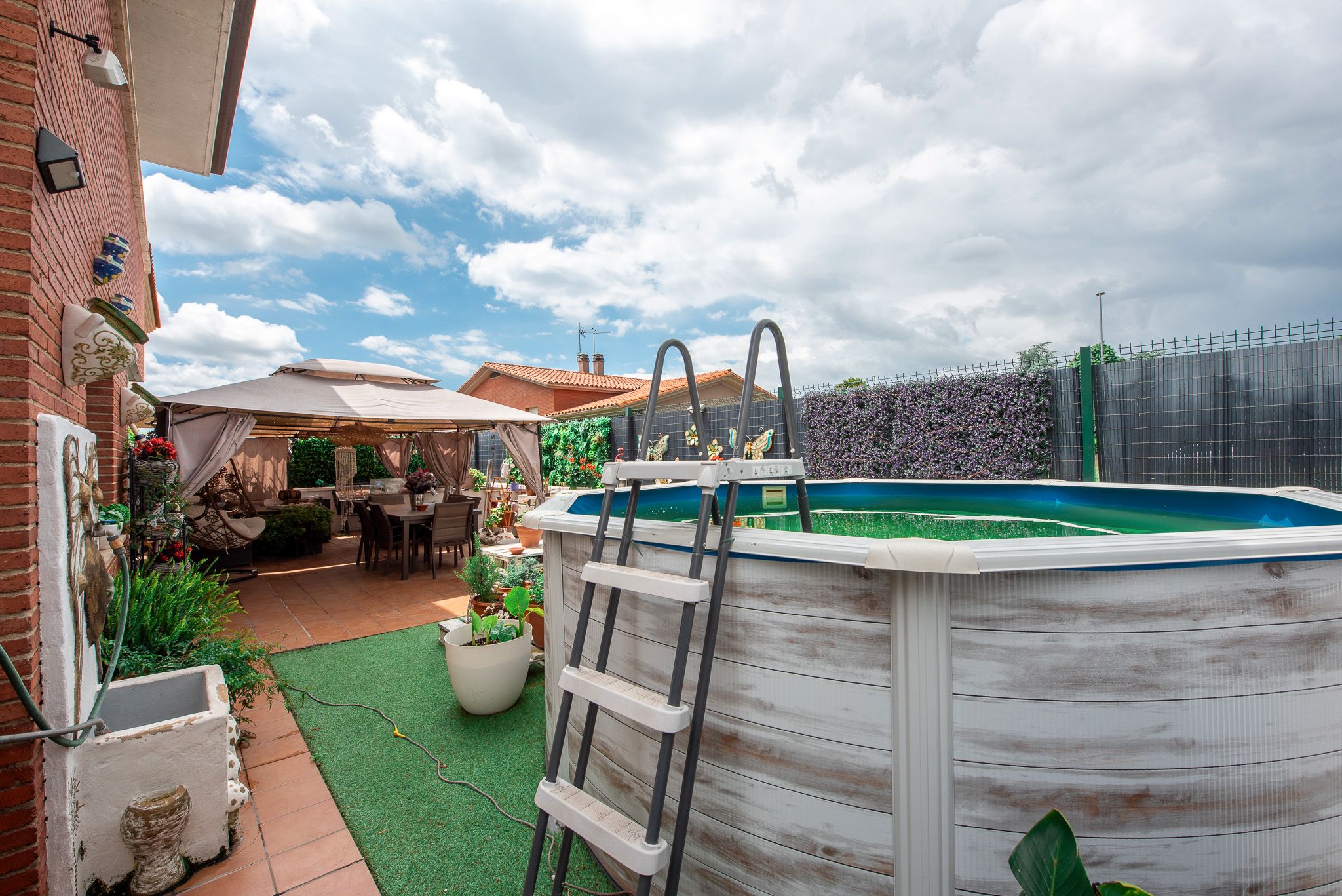 Swimming pool of House or chalet for sale in Campllong  with Air Conditioner, Heating and Private garden
