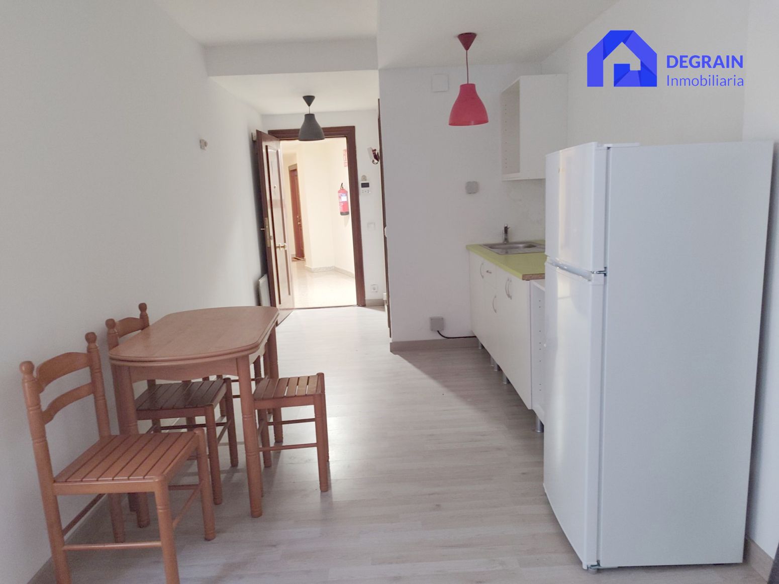 Cuina de Pis en venda en Oviedo  amb Calefacció