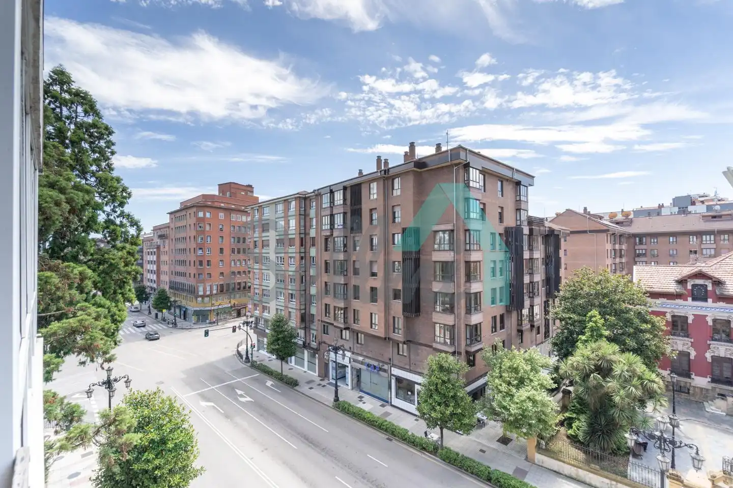 Vista exterior de Piso en venta en Oviedo  con Calefacción, Parquet y Terraza