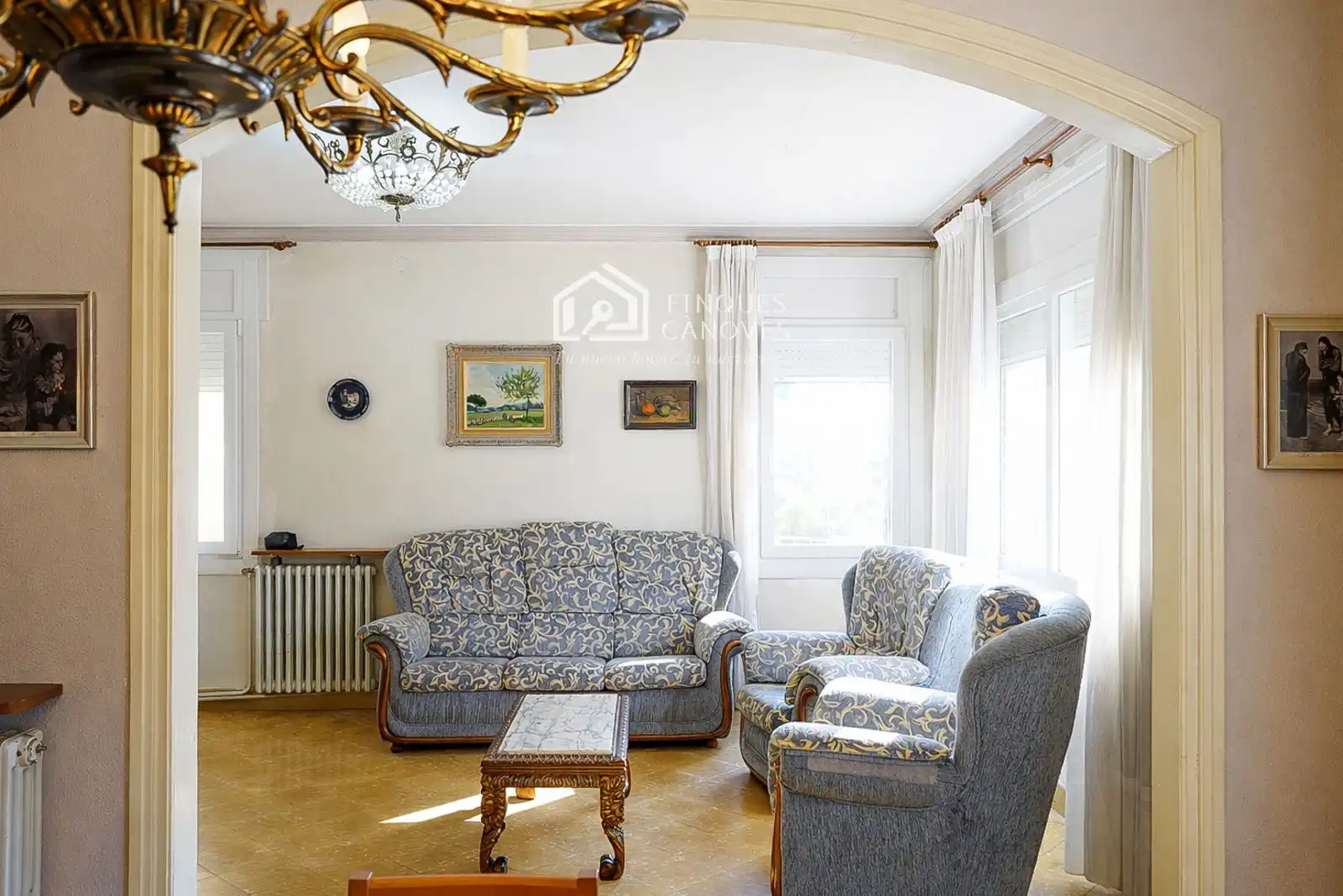 Sala d'estar de Casa o xalet en venda en Banyoles amb Calefacció, Terrassa i Traster