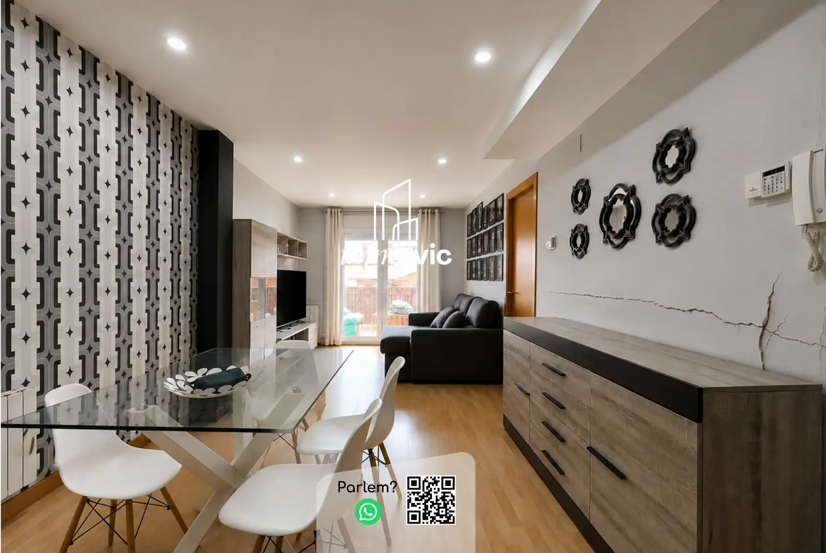 Sala de estar de Dúplex en venta en Roda de Ter con Calefacción, Parquet y Terraza