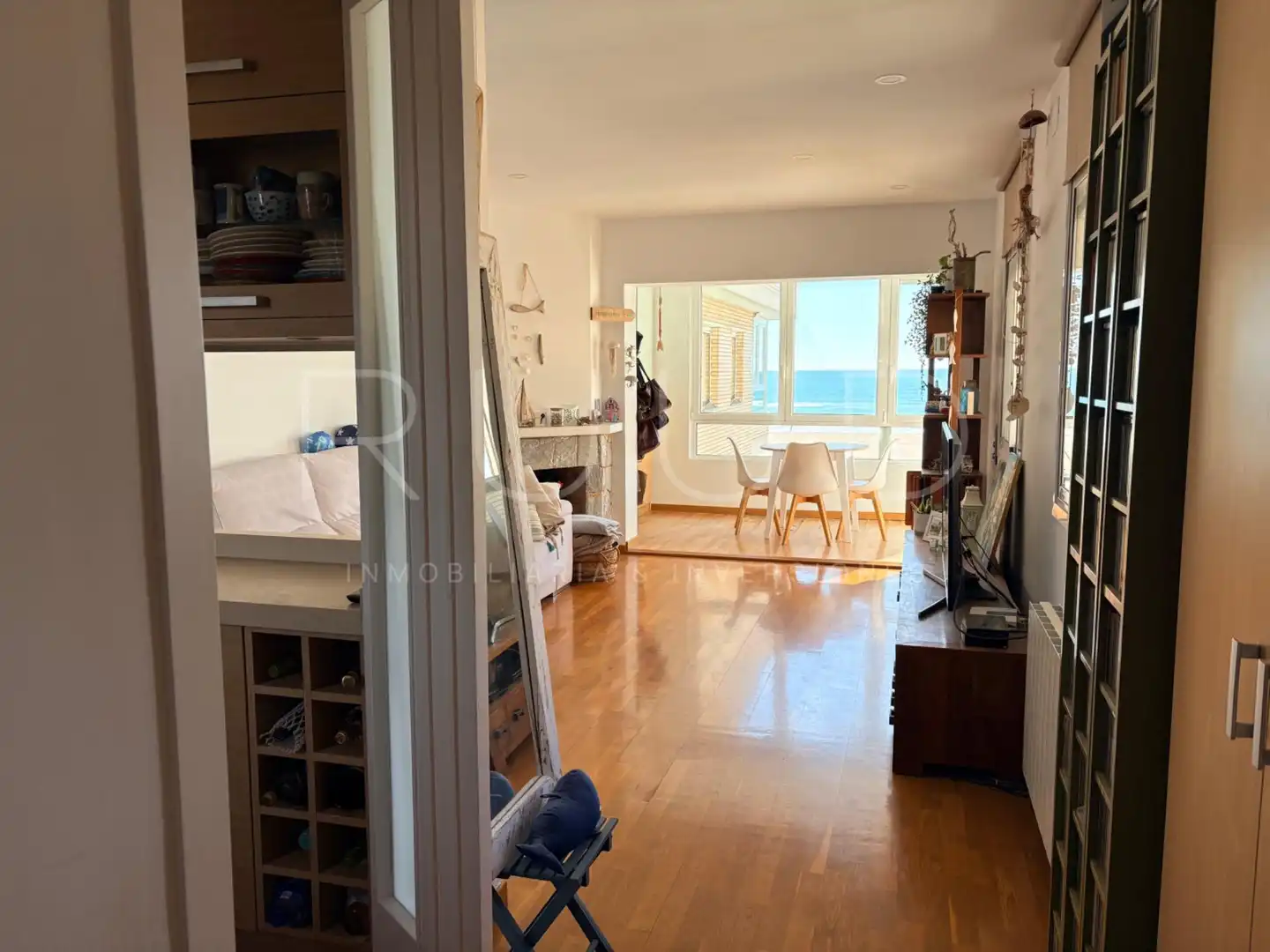Living room of Flat for sale in Castelldefels  with Air Conditioner, Heating and Parquet flooring