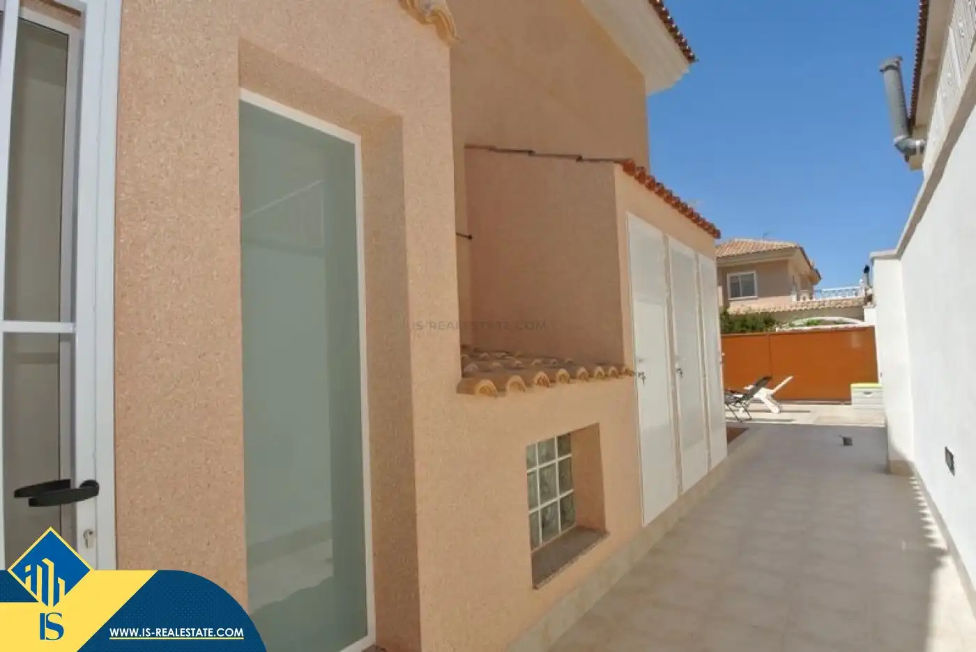 Außenansicht von Haus oder Chalet zur Miete in Torrevieja mit Klimaanlage, Terrasse und Schwimmbad
