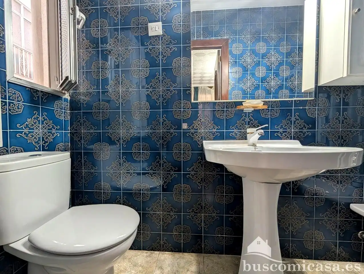 Bathroom of Flat for sale in Linarejos