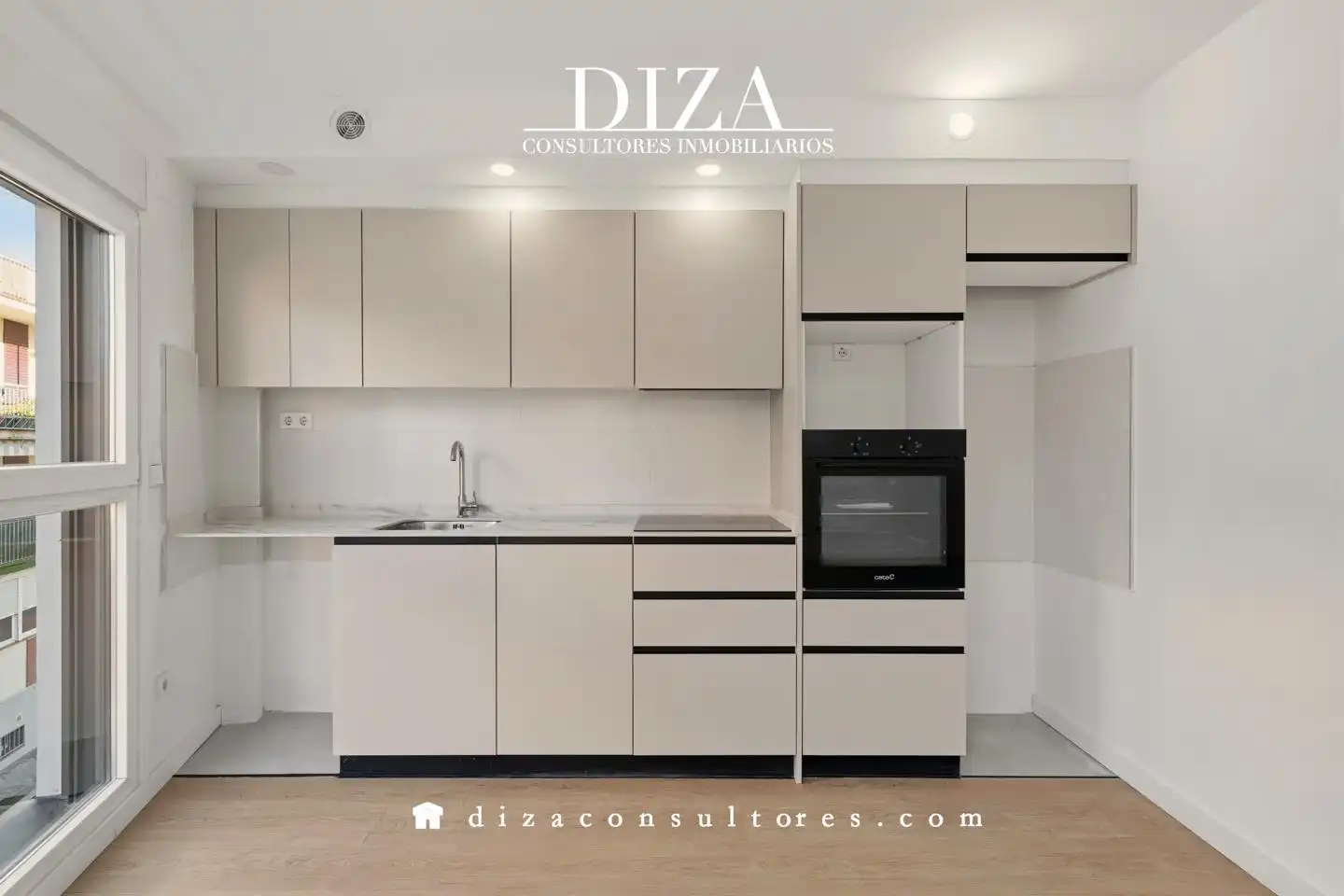 Kitchen of Flat for sale in Madrid  with Air Conditioner