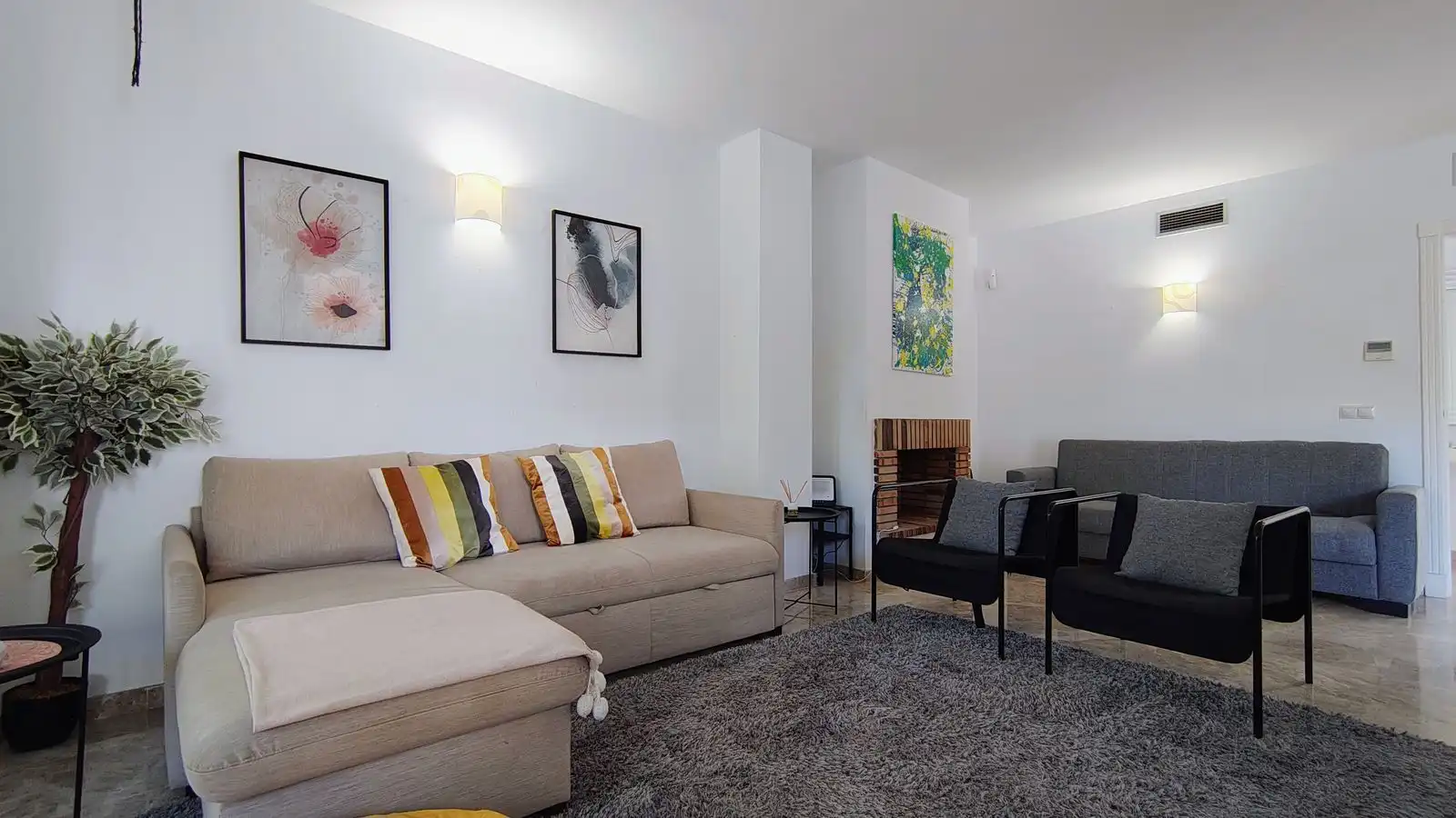 Sala d'estar de Pis en venda en Marbella amb Aire condicionat, Terrassa i Moblat