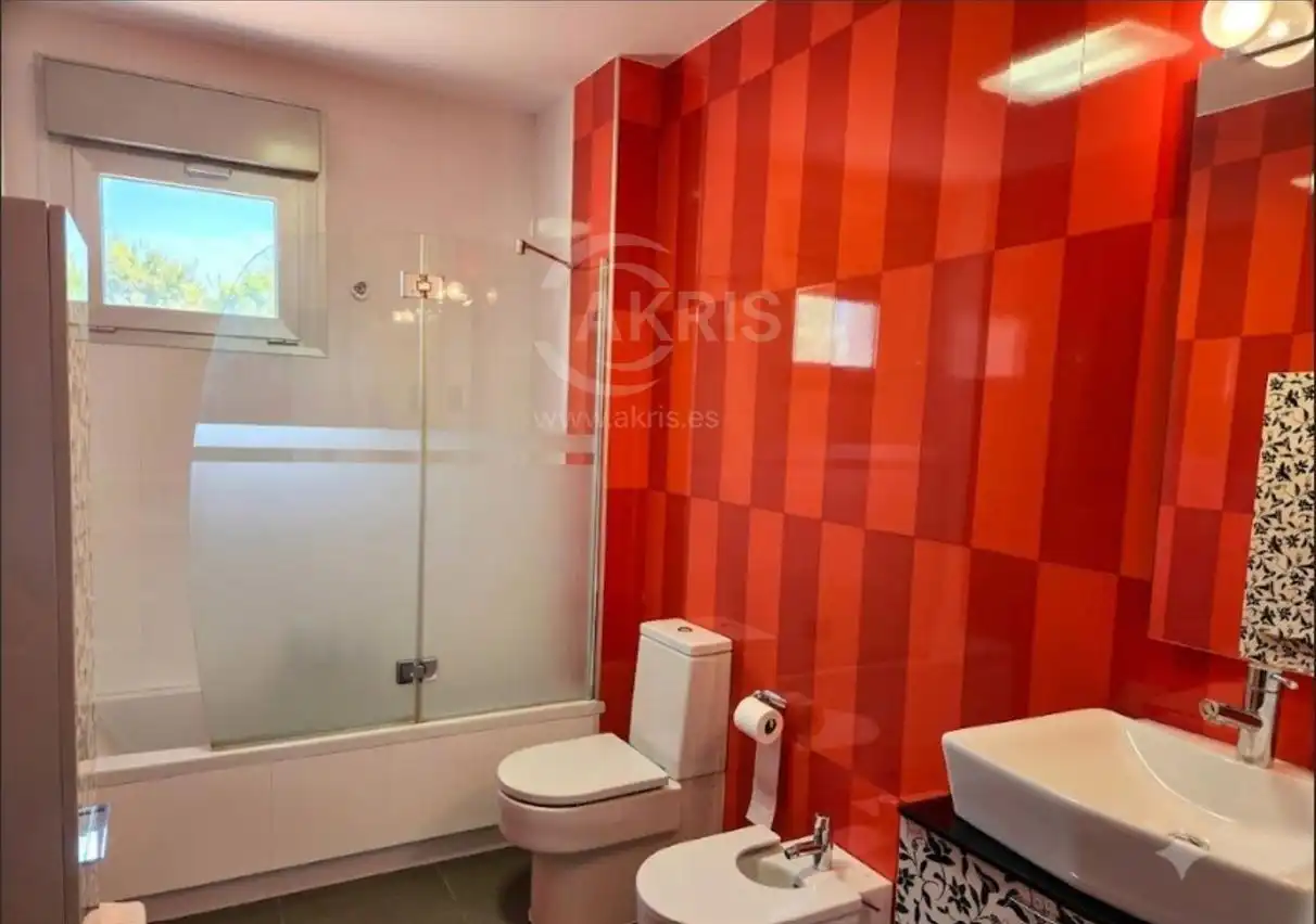 Casa amb piscina en venda a Calle Monasterio Santa María la Real, imagen 37