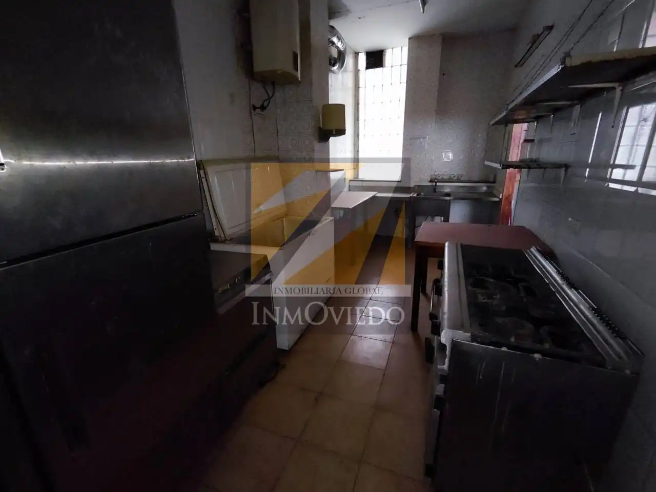 Cocina de Local de alquiler en Oviedo 