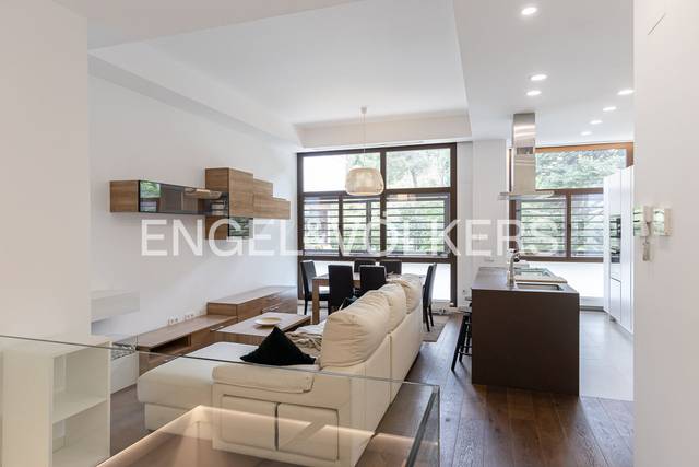 Apartamento en Alquiler en Alfonso XII en Jerónimos