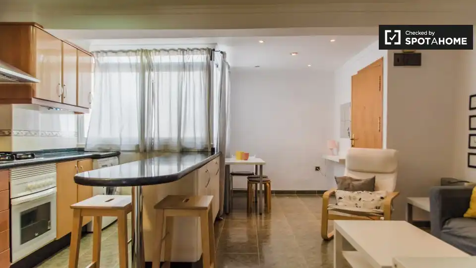 Cocina de Piso de alquiler en Valencia con Aire acondicionado, Calefacción y Amueblado