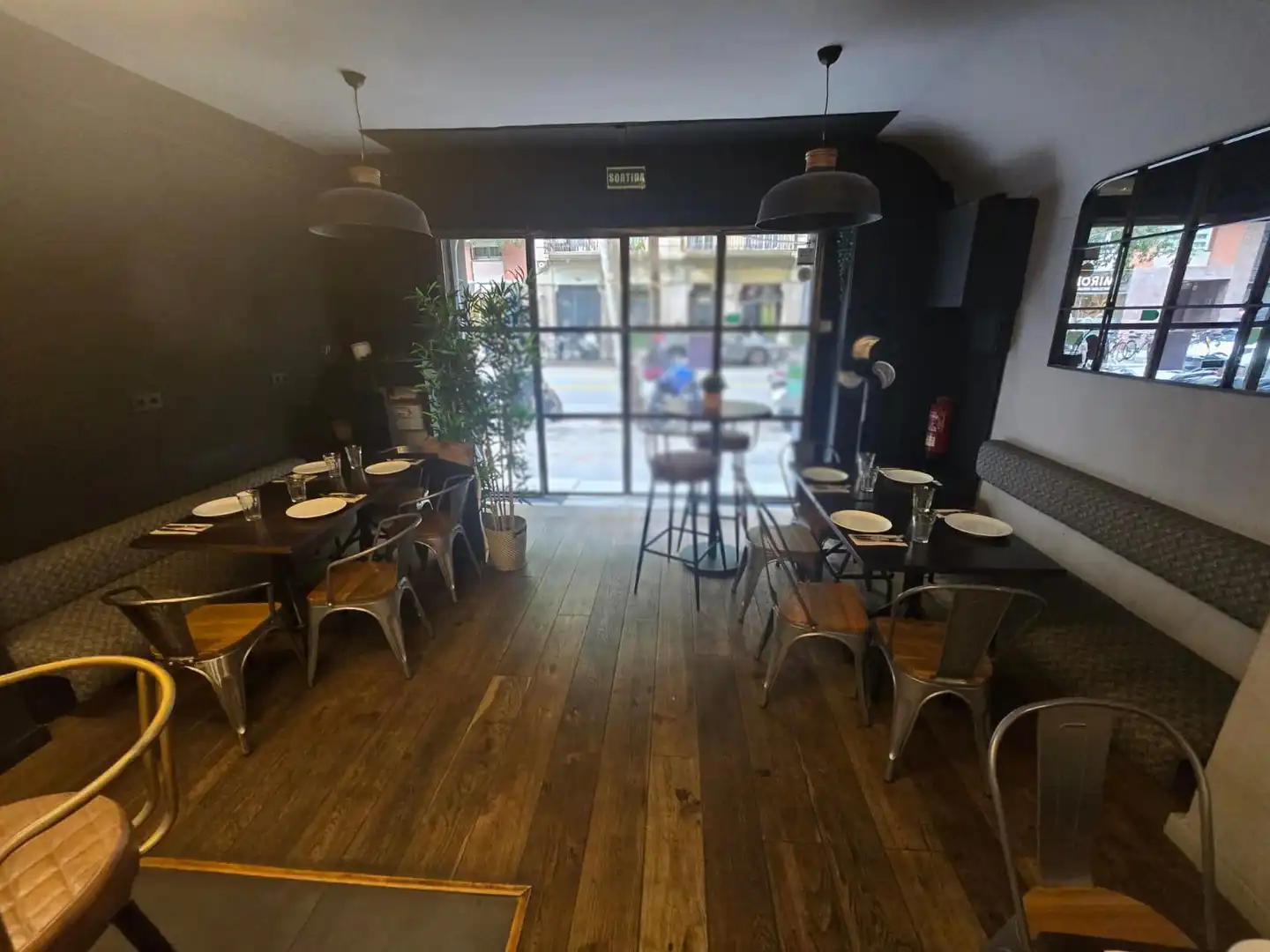 Local comercial en traspàs a Entença, imagen 8