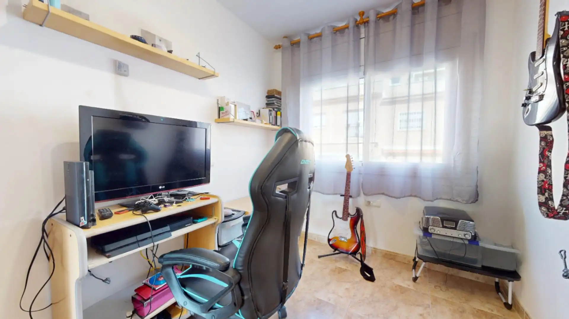 Habitación de Casa adosada en venta en Vilanova i la Geltrú con Calefacción y Terraza