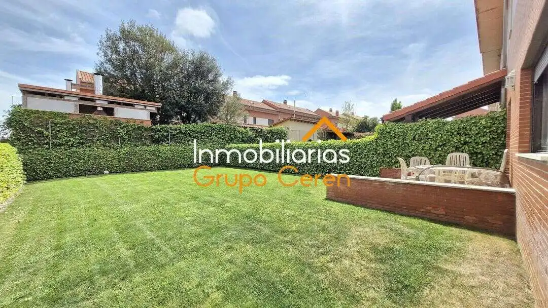 Jardín de Casa adosada en venta en Cirueña con Calefacción, Jardín privado y Terraza