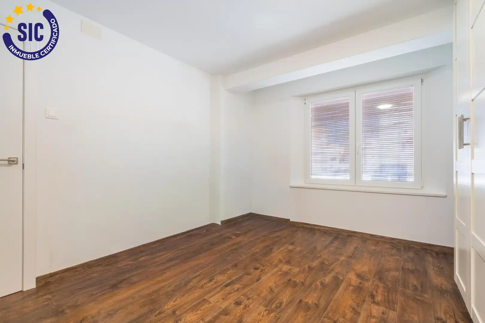 Wohnung zum Verkauf in Valencia mit Klimaanlage, Heizung und Terrasse