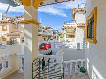 Appartamento con balcone in vendita a Calle PICA
