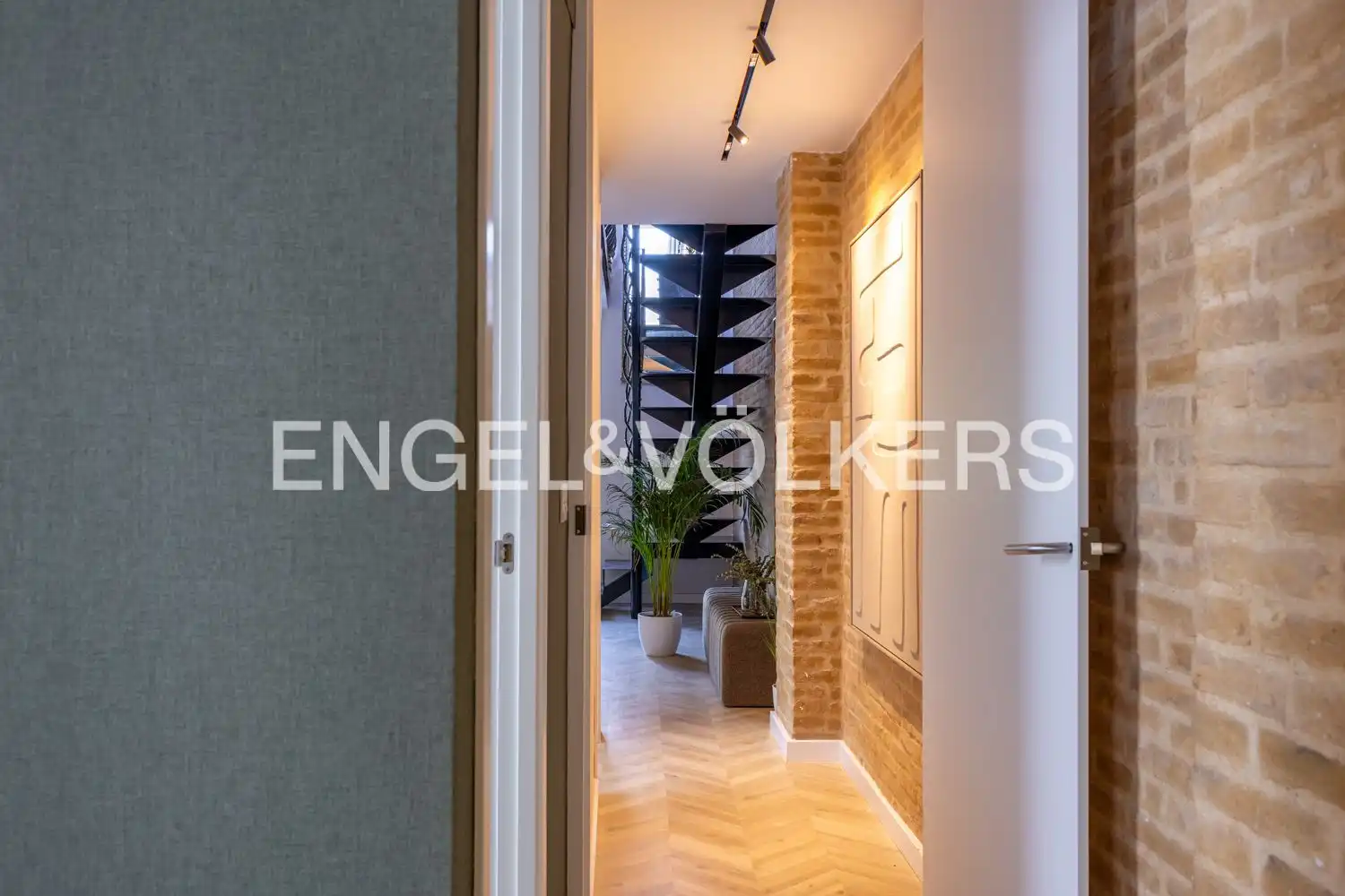 Attic for sale in Valencia  with Air Conditioner, Heating and Parquet flooring