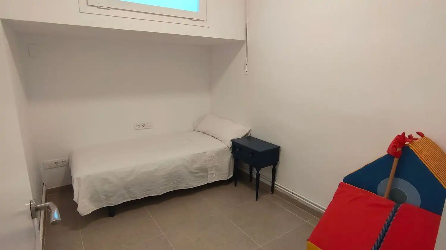 Dormitori de Casa o xalet de lloguer en Terrassa amb Jardí privat, Terrassa i Moblat