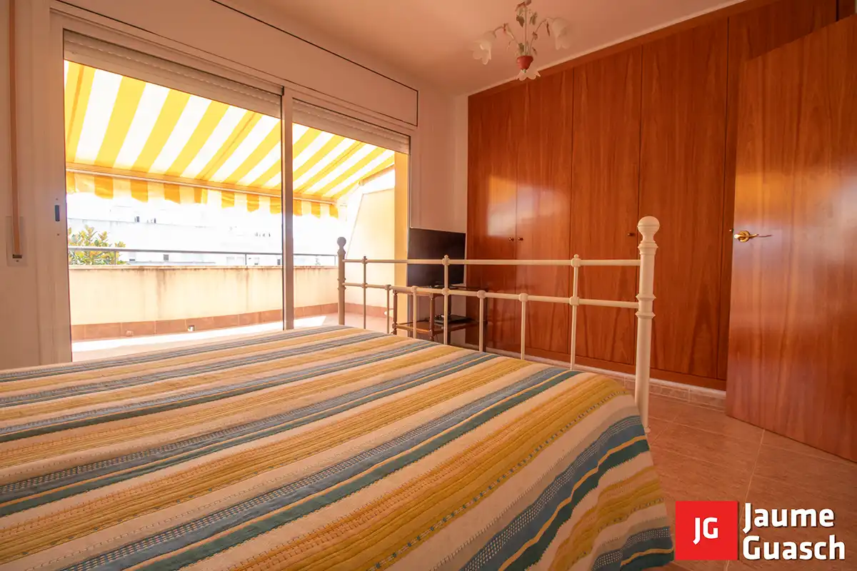 Habitación de Casa adosada en venta en Creixell con Aire acondicionado, Calefacción y Jardín privado