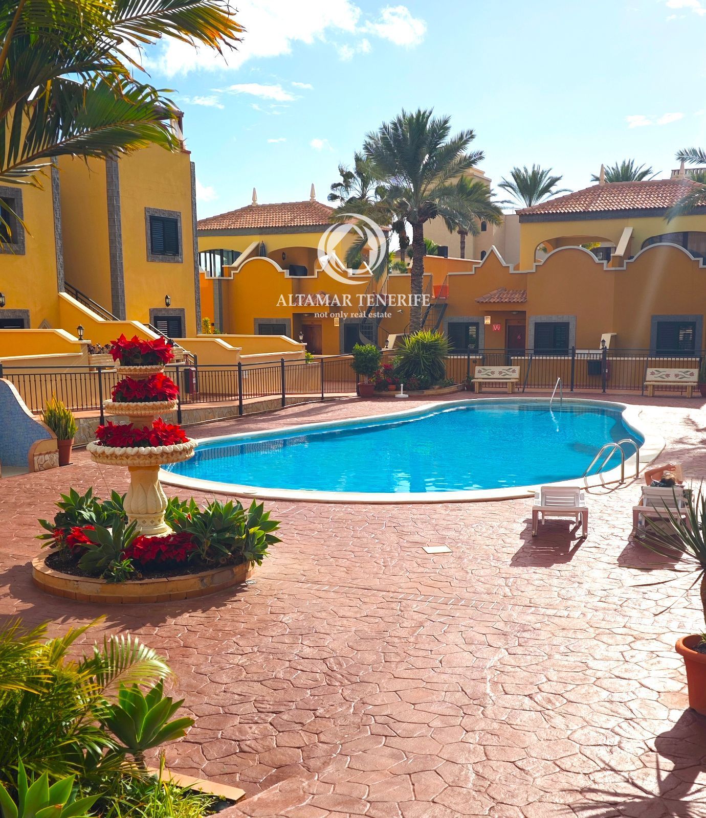 Vista exterior de Apartament en venda en Adeje amb Aire condicionat, Terrassa i Traster