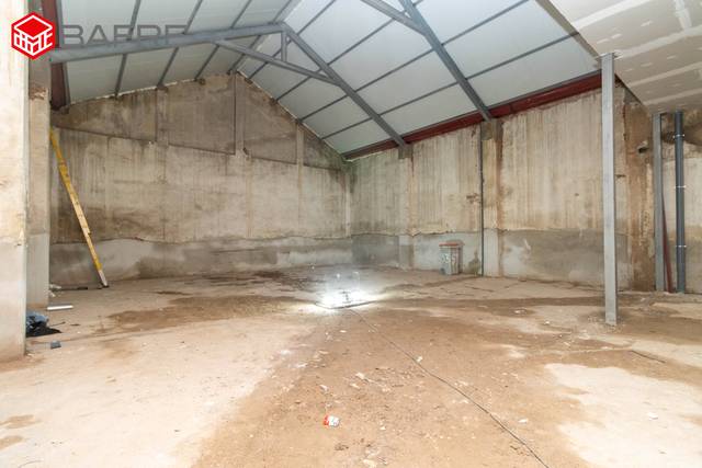 Local comercial en Alquiler en Calle Nicolás Sánchez en Pradolongo