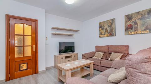 Foto 4 de Casa adosada en venta en Calle José María Pemán, Cúllar Vega, Granada