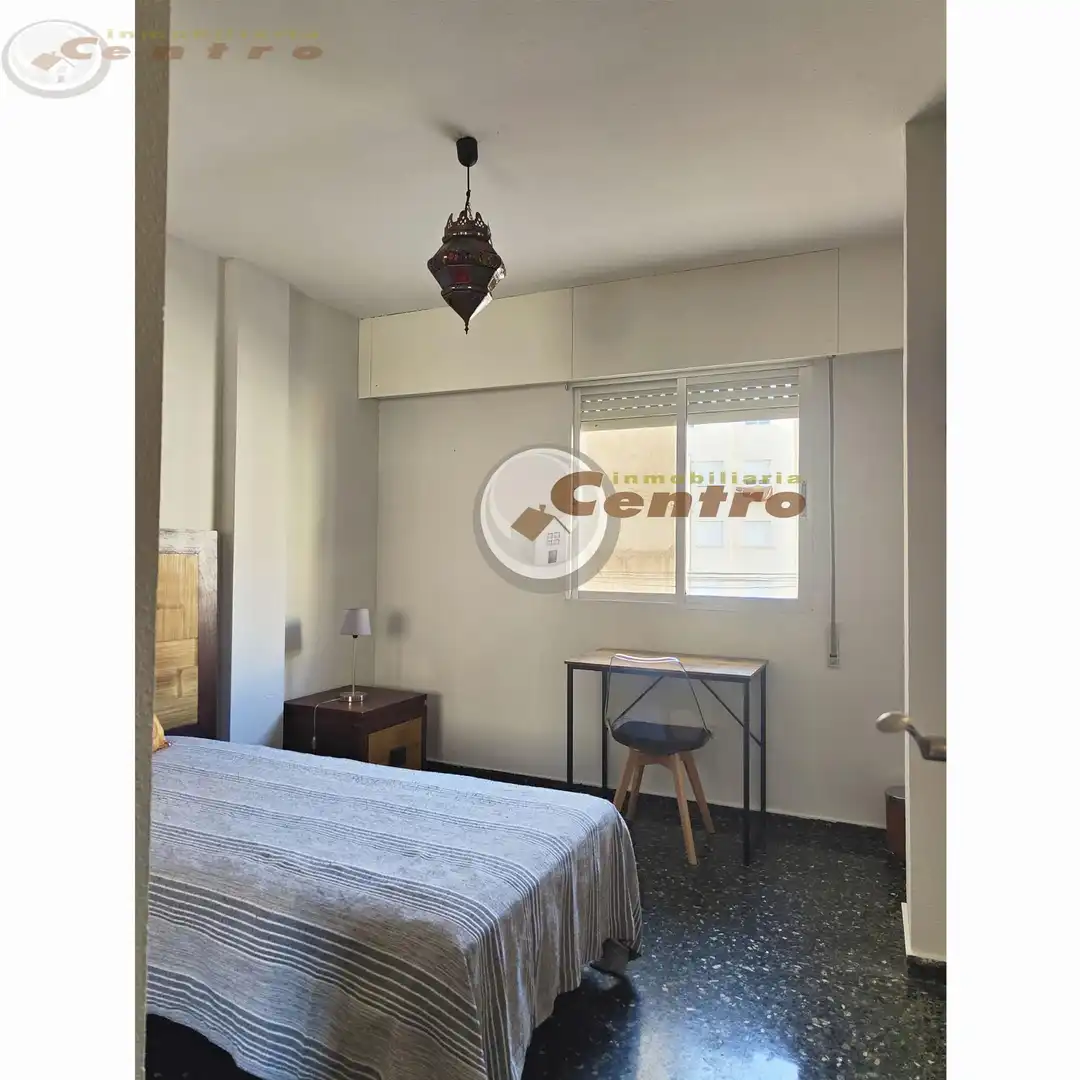 Habitación de Piso de alquiler en Albacete con Calefacción, Amueblado y Balcón