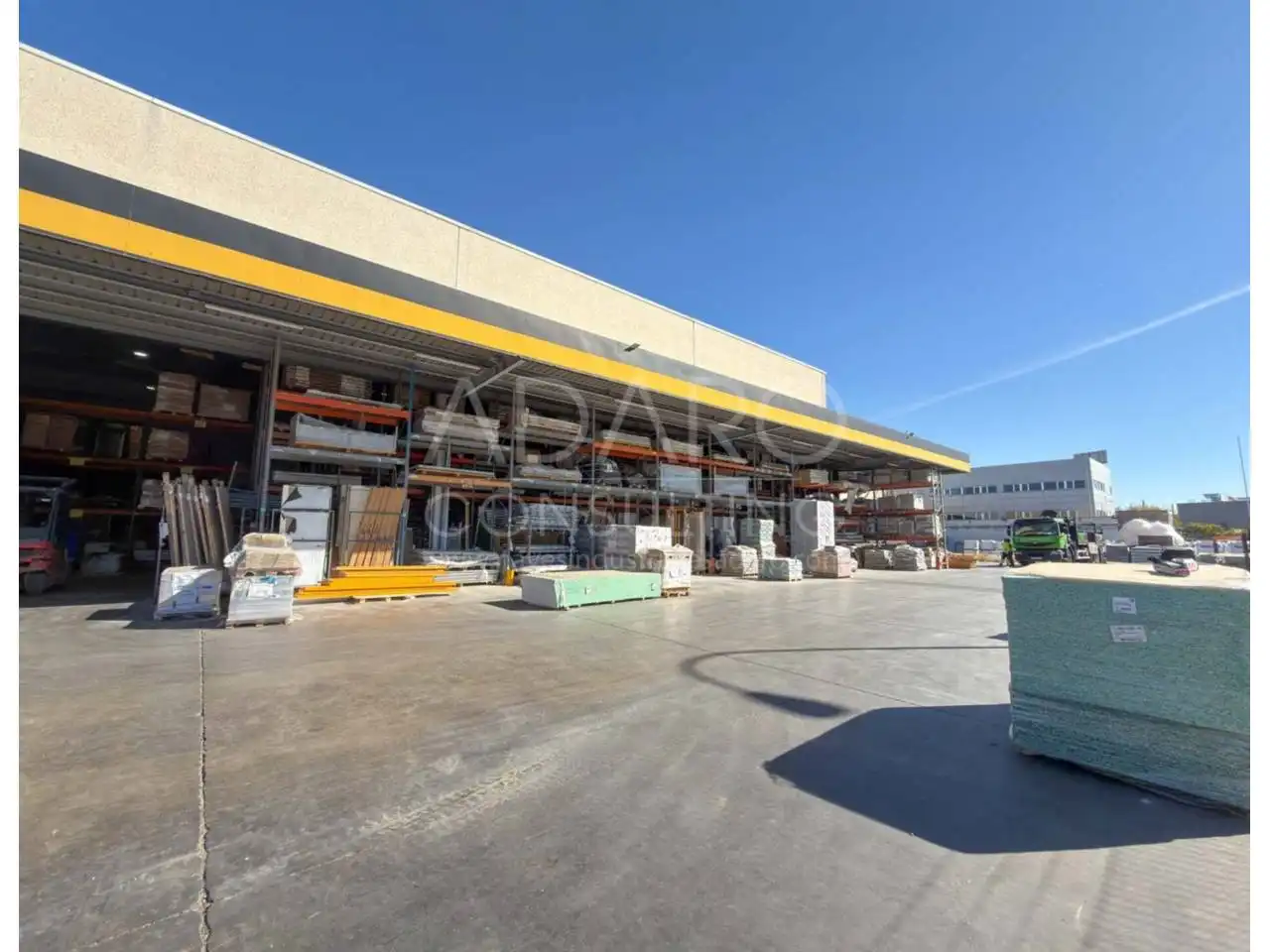 Industrial building to rent in Calle Juan José Vidal, imagen 25