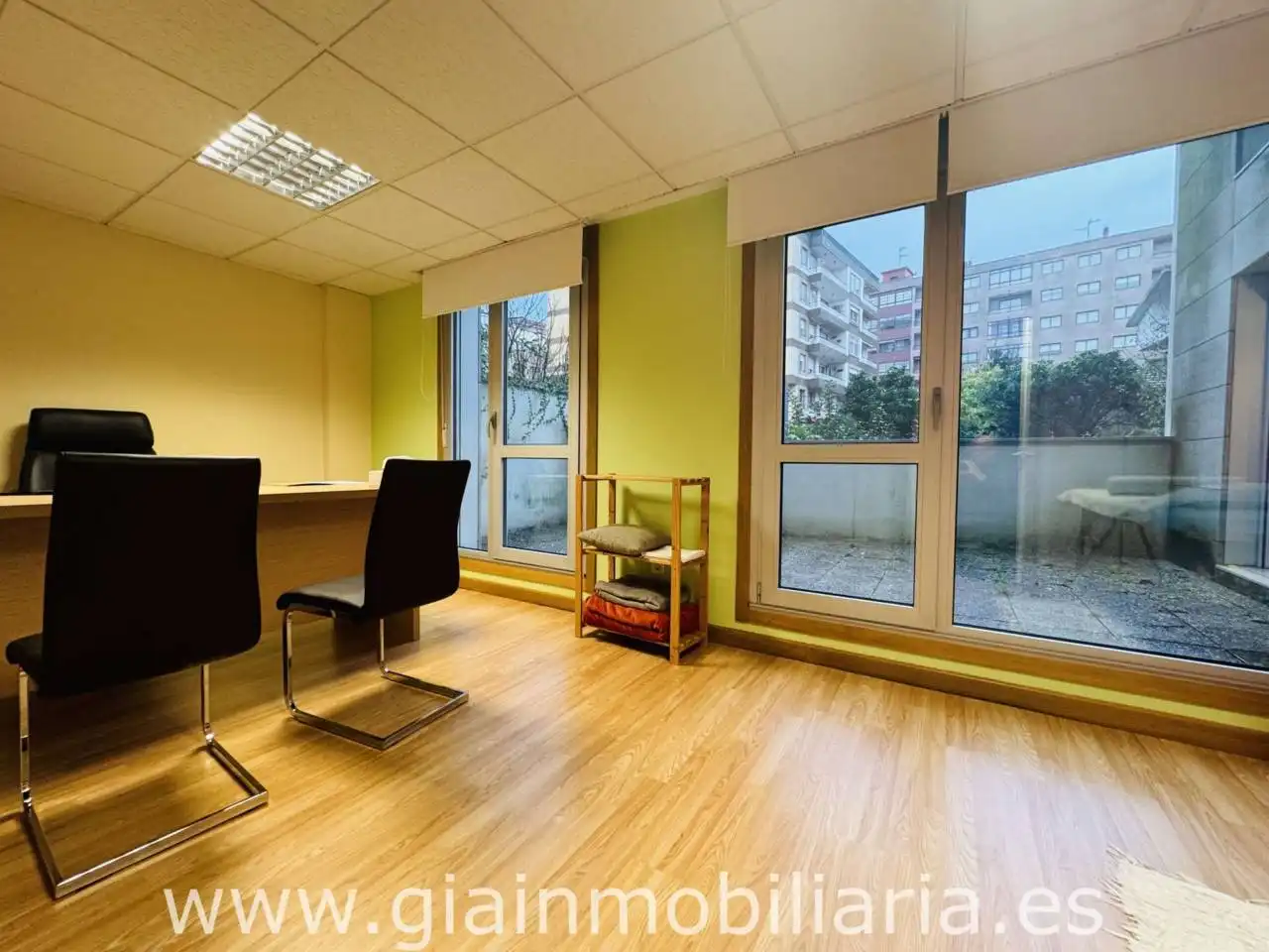 Office for sale in O Porriño    with Air Conditioner and Heating