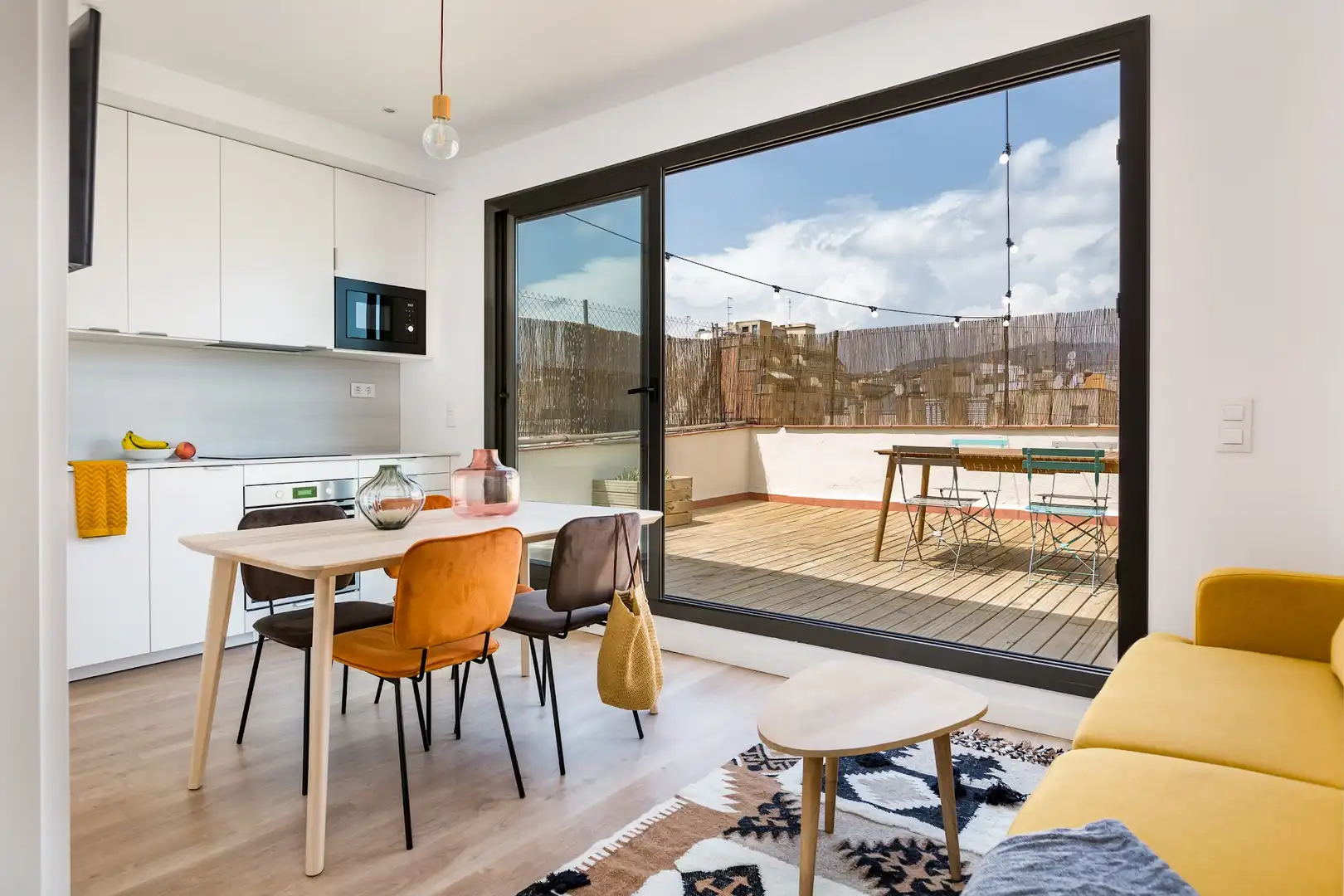 Terrasse von Wohnungen mieten mit Kaufoption in Barcelona mit Klimaanlage, Terrasse und Möbliert