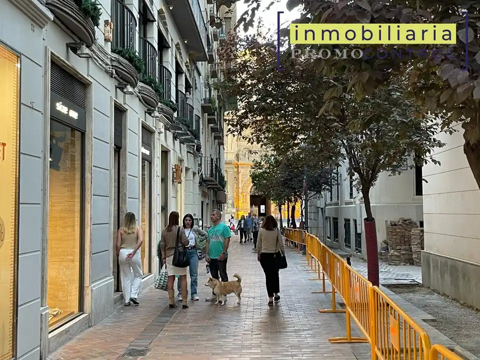 Vista exterior de Local en traspaso en Zaragoza con Aire acondicionado, Calefacción y Parquet