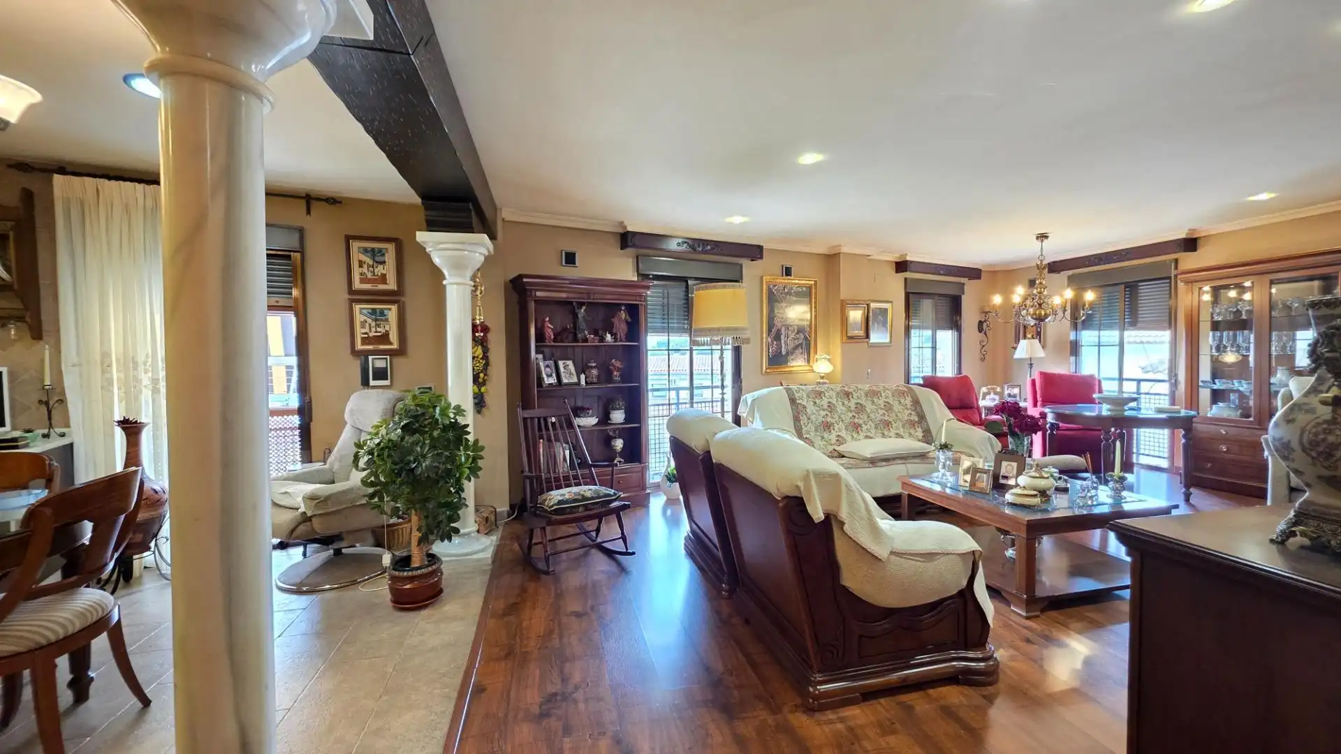 Sala d'estar de Dúplex en venda en San Felipe - El Almendral - La Merced