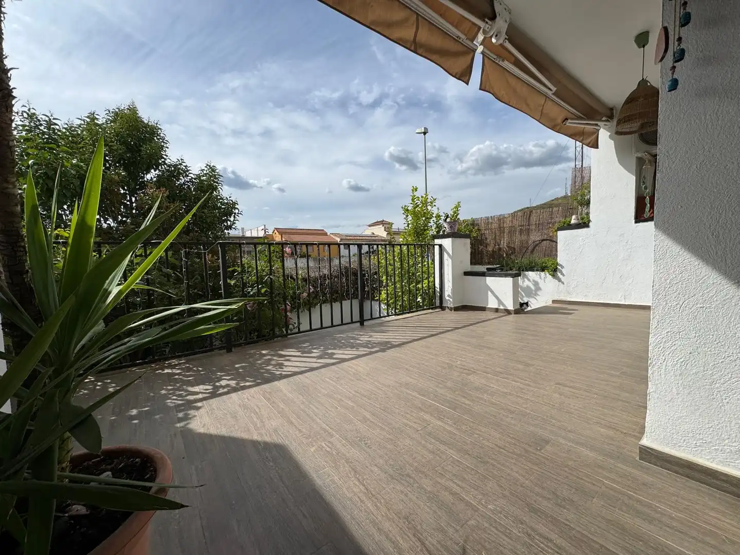 Terrasse von Einfamilien-Reihenhaus zur Miete in Granada mit Klimaanlage, Heizung und Privatgarten