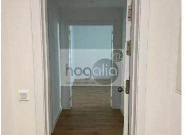 Foto 4 de Piso de alquiler en Palmas Altas, Sevilla