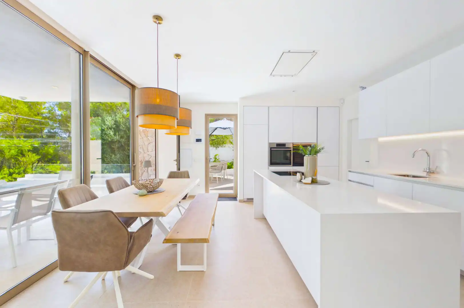 Küche von Einfamilien-Reihenhaus zum Verkauf in Capdepera mit Klimaanlage, Terrasse und Möbliert