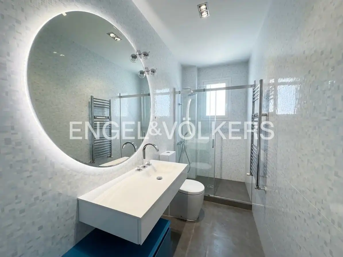 Bathroom of Flat for rent in Madrid  with Air Conditioner, Heating and Parquet flooring